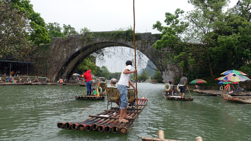 2017-04-10_110029 china-2017.jpg - Yangshuo - Bambusflofahrt Yulong-Fluss